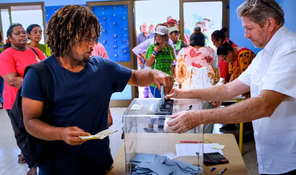 La población vota en el referéndum del 2018 por la independencia de Nueva Caledonia. Foto: AFP