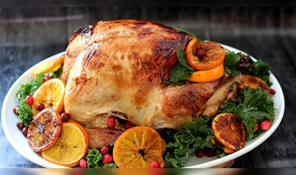 ¿No sabes cómo hacer el pavo asado al horno para Navidad? Aquí te lo mostramos. Foto: Cocina Fácil