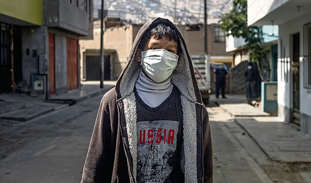 Mascarillas. Los vecinos no tienen prendas que los protejan. Sus mascarillas han sido usadas varias veces.