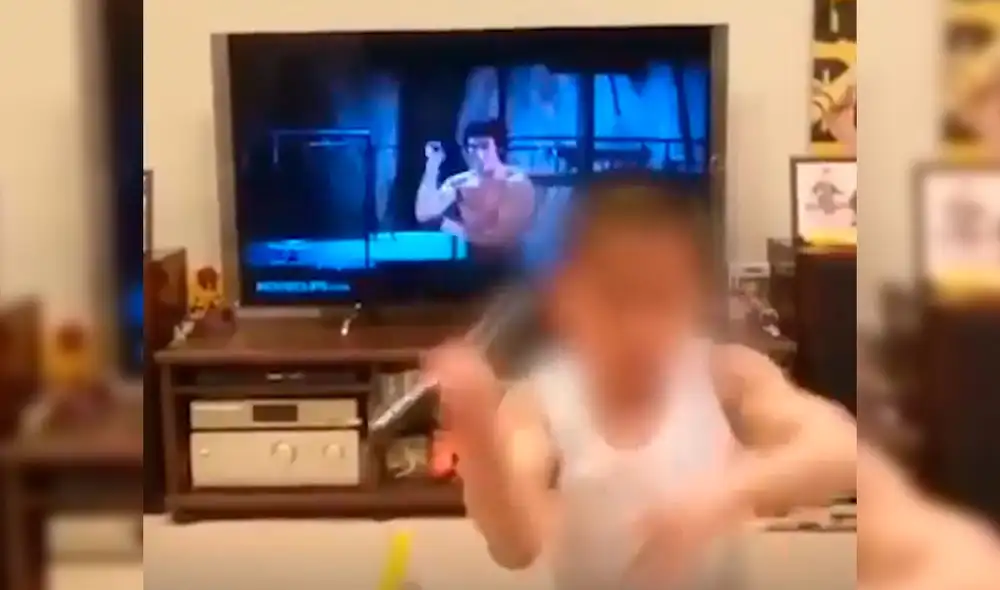 El pequeño recreó una de las escenas de batalla de Bruce Lee. Foto: Captura/Facebook/Geek del Cine El pequeño recreó una de las escenas de batalla de Bruce Lee. Foto: Captura/Facebook/Geek del Cine