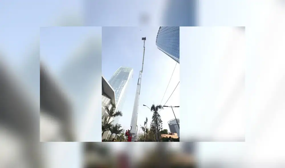 Camión ha sido bautizado con el nombre ‘Bronto 100’. Bronto por la gama de máquinas y 100 en honor a la Compañía de Bomberos 100 de San Isidro. (Foto: Municipalidad de San Isidro)