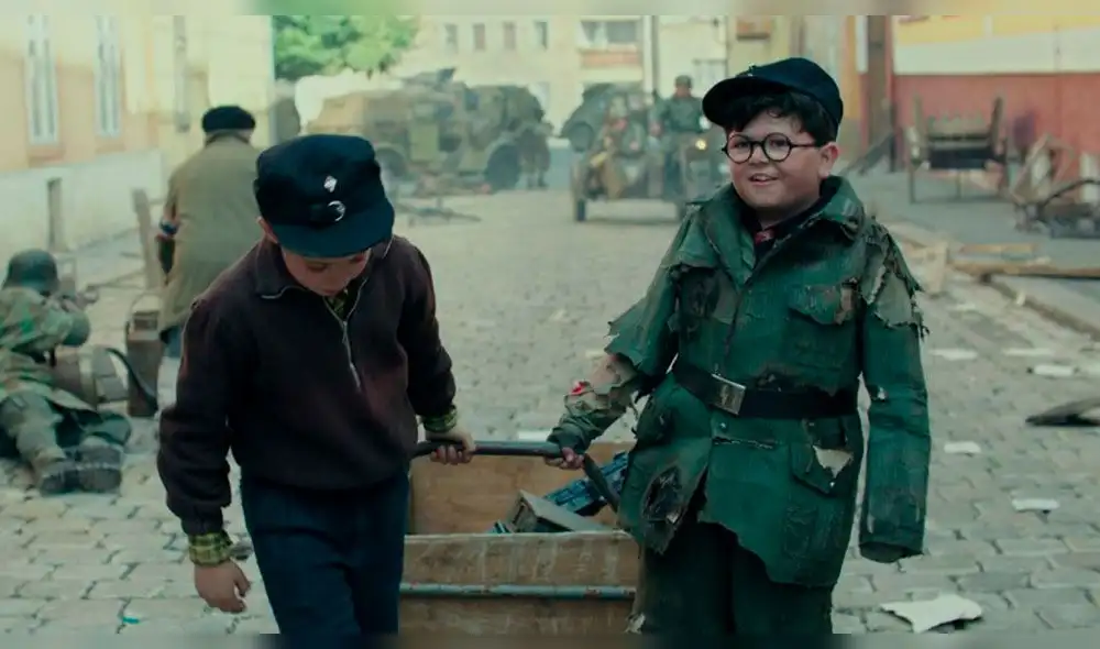 Roman Griffin Davis, Archie Yates, Julia Butters, entre otros, se robaron el show en la Alfombra roja. Roman Griffin Davis, Archie Yates, Julia Butters, entre otros, se robaron el show en la Alfombra roja.