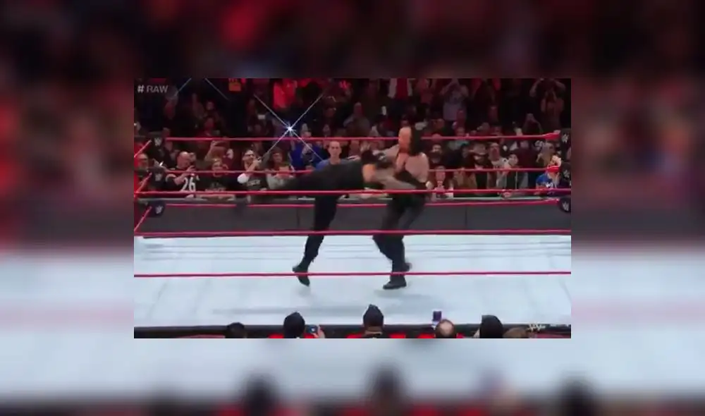 WWE: ataque cobarde de Roman Reigns por la espalda a The Undertaker | VIDEO