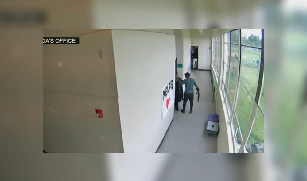 Profesor desarma a estudiante en Estados Unidos. Foto: Captura/ABC News