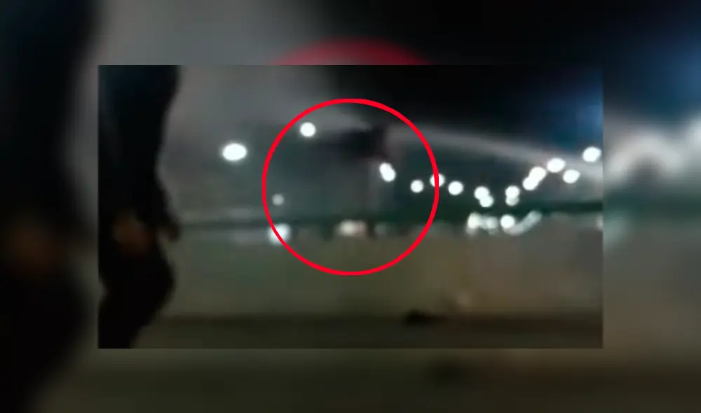 Vía Facebook. Bomberos y policías idearon una insólita estrategia para salvar a un hombre que intentaba tirarse de un puente. Vía Facebook. Bomberos y policías idearon una insólita estrategia para salvar a un hombre que intentaba tirarse de un puente.