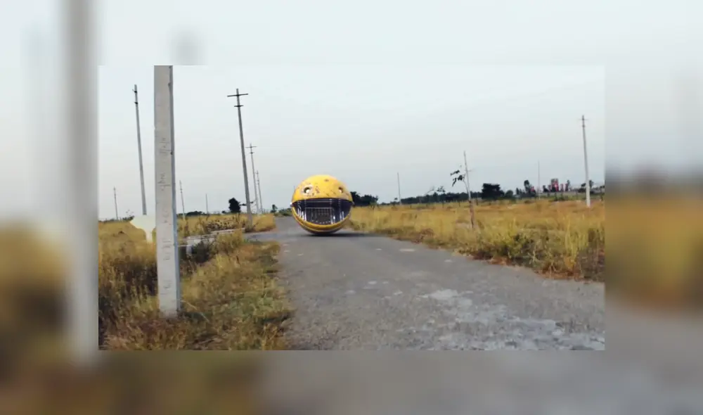 Escapar de los fantasmas, recoger fruta y un bar temático de los ochenta es lo que ofrece un laberinto de Pac-Man de tamaño real.