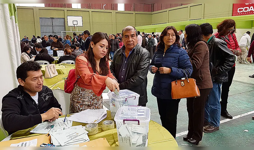 Letrados. Acudieron masivamente a las urnas a sufragar. Letrados. Acudieron masivamente a las urnas a sufragar.