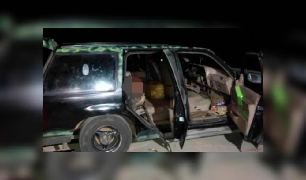 Así fue hallada la camioneta con los cadáveres. Así fue hallada la camioneta con los cadáveres.