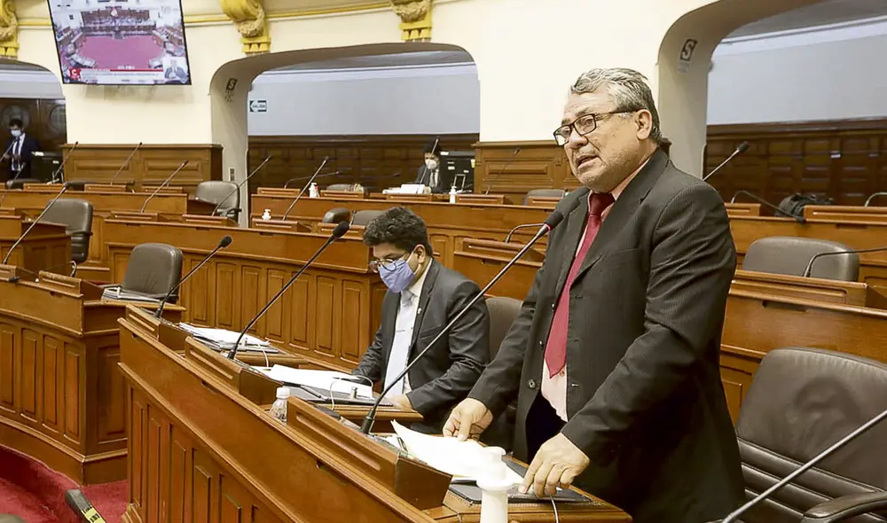 Doble discurso. Acción Popular pedía en un comunicado la desactivación de la Comisión Especial, pero Rolando Ruiz omitió tal información en oficio remitido a la presidencia del Parlamento. Foto: difusión