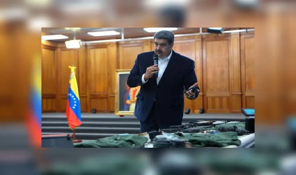 Women and children wearing face masks wait for food distribution amid the COVID-19 coronavirus pandemic in Blang Bintang, Aceh province on May 6, 2020. (Photo by CHAIDEER MAHYUDDIN / AFP) Women and children wearing face masks wait for food distribution amid the COVID-19 coronavirus pandemic in Blang Bintang, Aceh province on May 6, 2020. (Photo by CHAIDEER MAHYUDDIN / AFP)