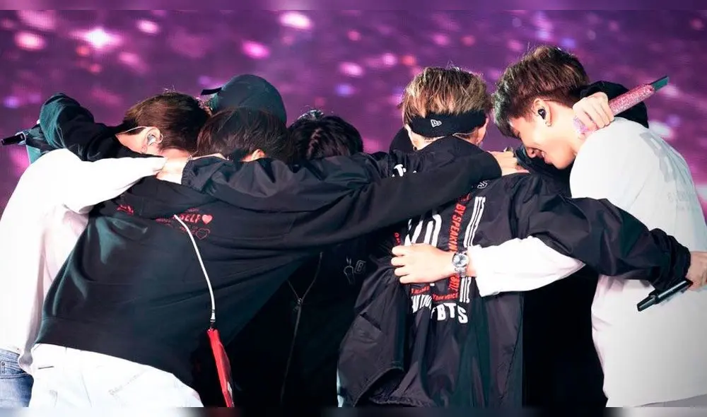 BTS se abraza al finalizar el concierto de París
