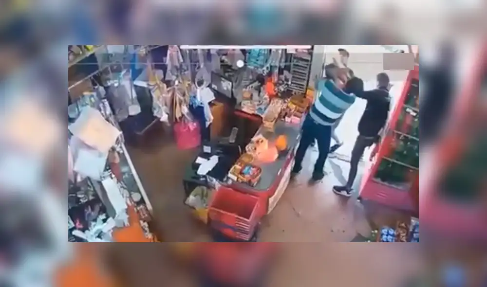 Tras el brutal robo, el comerciante llegó al hospital de Argentina en estado de shock, y pese a la gravedad de su herida, quedó internado fuera de peligro.