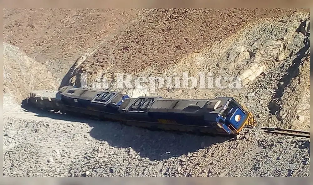Locomotora se descarriló y estuvo a poco de caer a abismo en Arequipa. Locomotora se descarriló y estuvo a poco de caer a abismo en Arequipa.