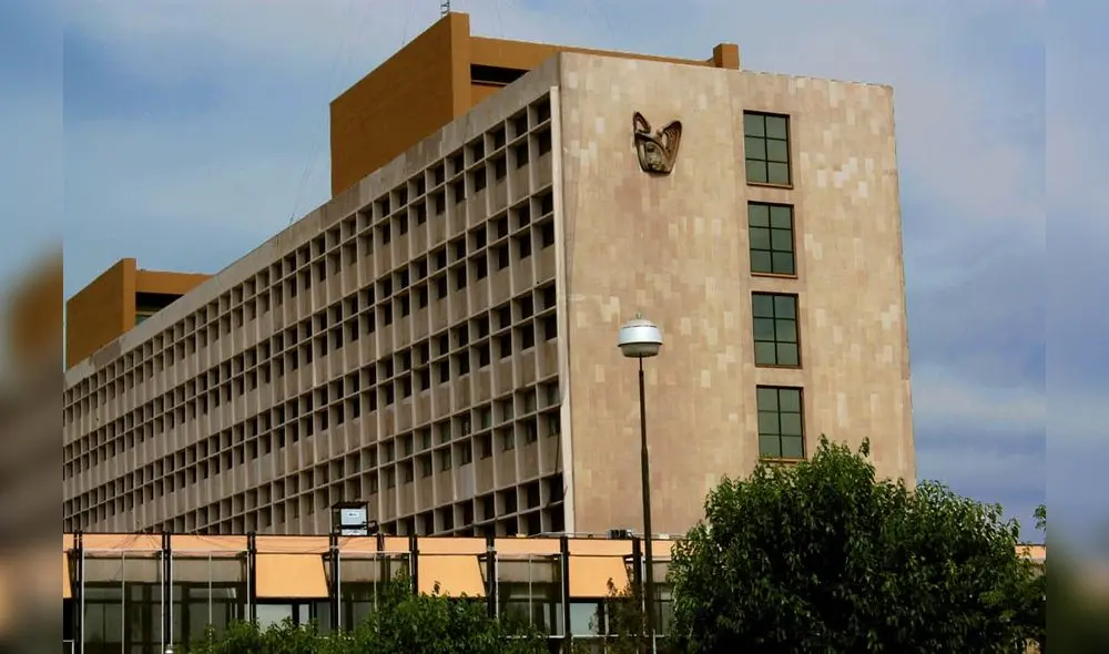 El director actual del IMSS es Zoé Robledo Aburto.