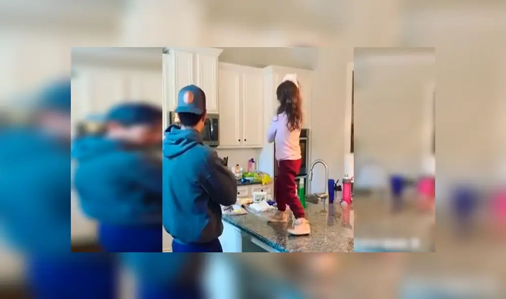 En Facebook, una madre captó la amorosa escena de su esposo e hijo que protagonizaron durante su ausencia. En Facebook, una madre captó la amorosa escena de su esposo e hijo que protagonizaron durante su ausencia.