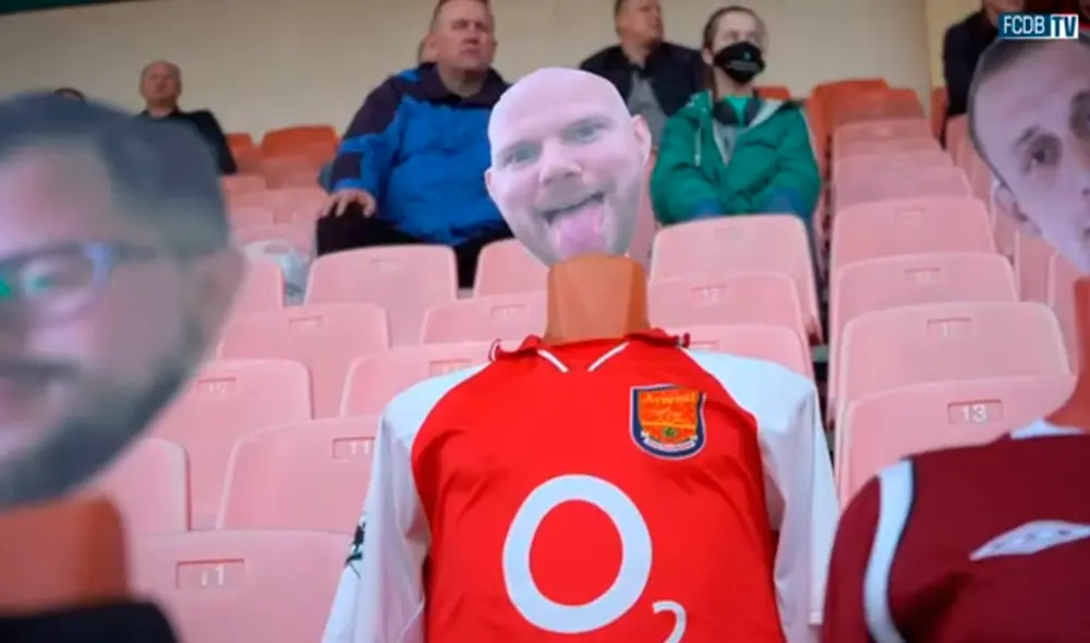 El Dinamo Brest de Bielorrusia, en época de coronavirus. colocó maniquís en una tribuna de su estadio. | Foto: @dynamobrest
