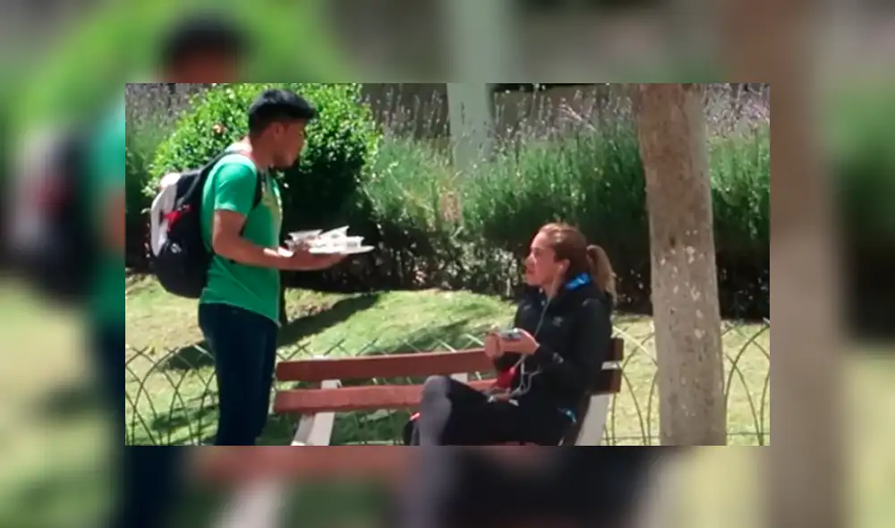 Video es viral en YouTube. Un joven boliviano visitó Perú y quedó encantado con el ceviche, así que decidió que sus compatriotas disfruten de la misma experiencia. Foto: Captura. Video es viral en YouTube. Un joven boliviano visitó Perú y quedó encantado con el ceviche, así que decidió que sus compatriotas disfruten de la misma experiencia. Foto: Captura.