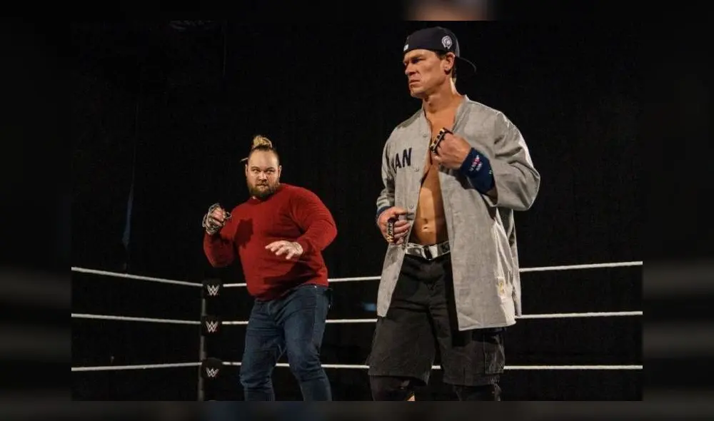 Cena en su personaje del 'Rapero Mayor'.