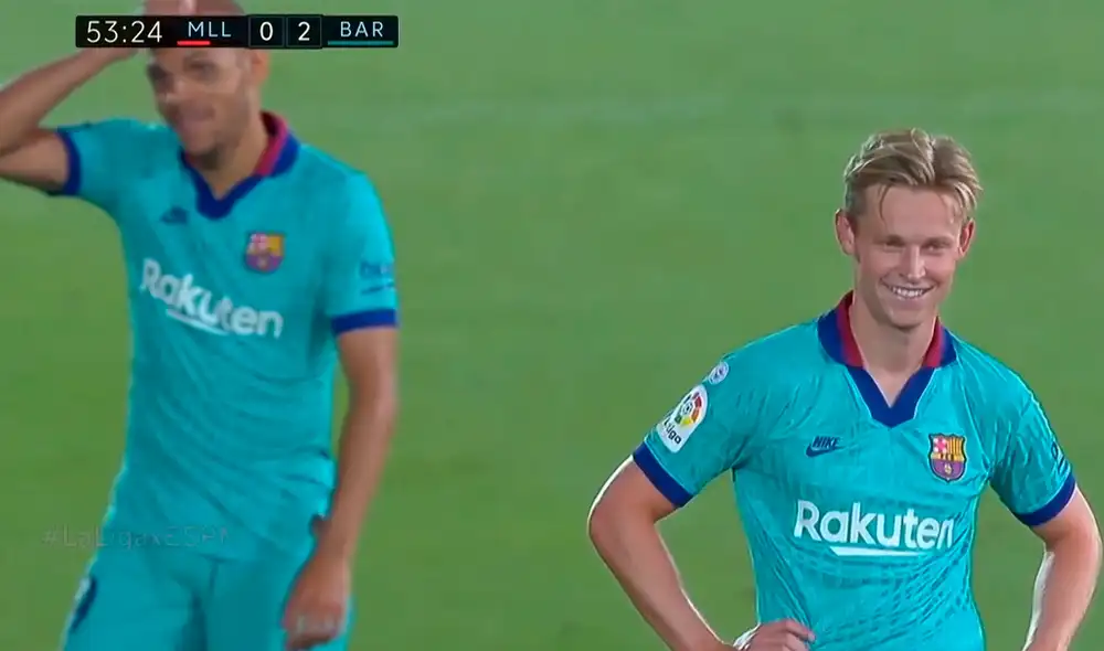 Los jugadores del Barcelona solo atinaron a reír ante el curioso momento. Foto: Captura TV/ESPN.