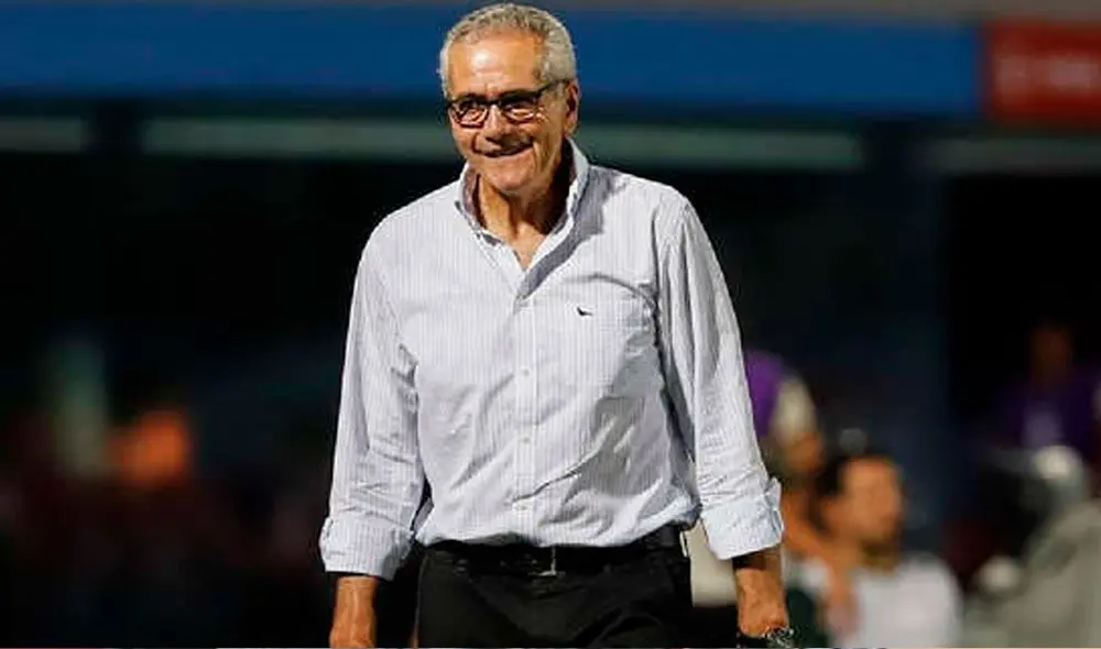 Gregorio Pérez llegó a principios de este año para dirigir a Universitario de Deportes. Foto: Difusión Gregorio Pérez llegó a principios de este año para dirigir a Universitario de Deportes. Foto: Difusión