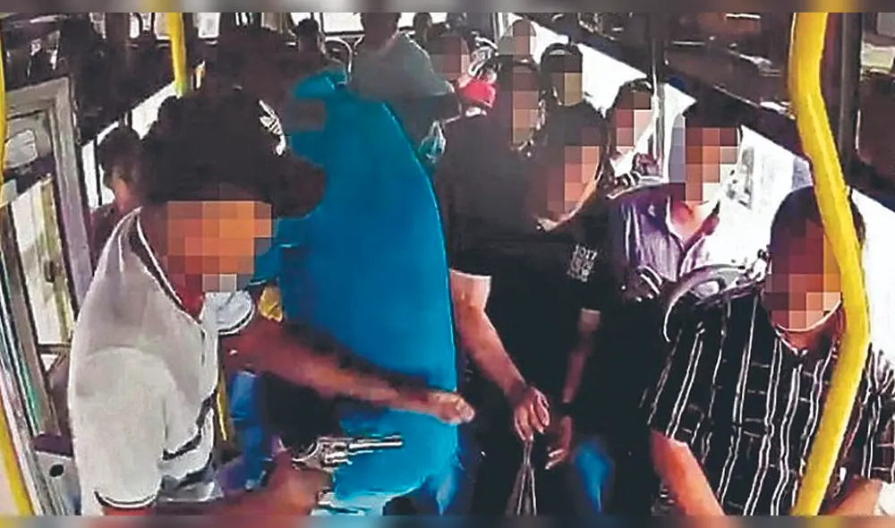 Hampones se hicieron pasar como pasajeros. Hampones se hicieron pasar como pasajeros.
