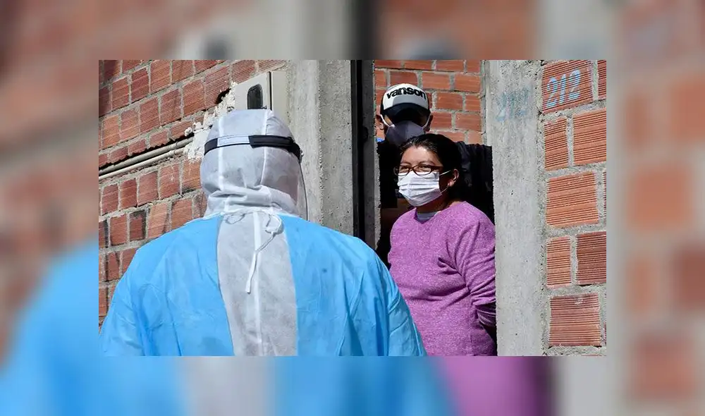 Una brigada de salud que recorre las calles para detectar casa por casa casos del coronavirus en La Paz (Bolivia). Foto: EFE Una brigada de salud que recorre las calles para detectar casa por casa casos del coronavirus en La Paz (Bolivia). Foto: EFE