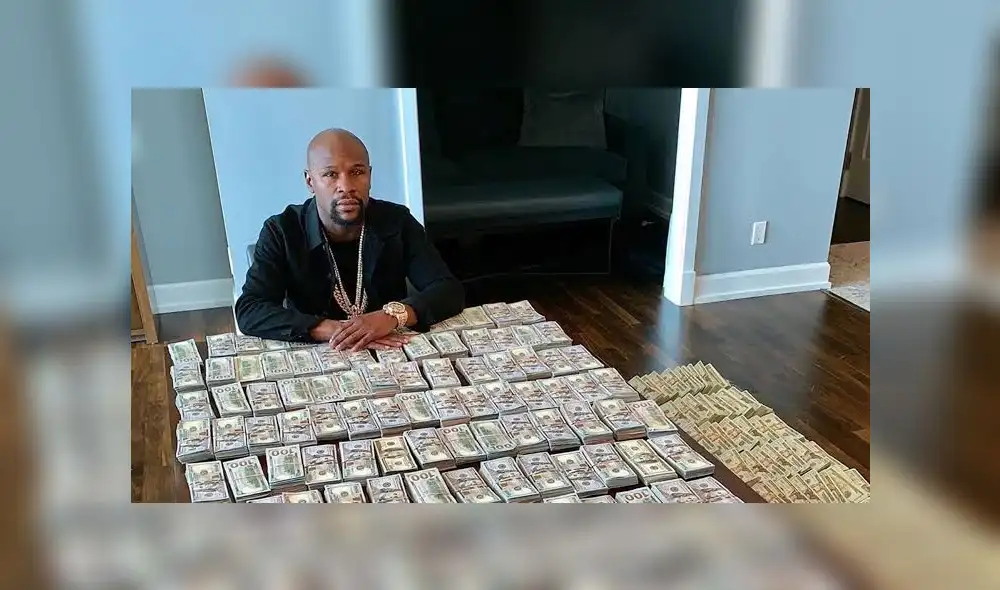 El exboxeador, de 42 años, suele presumir su dinero en sus redes sociales.