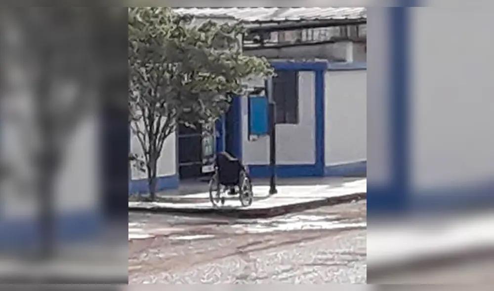 El anciano permanecía muerto en la puerta del nosocomio.