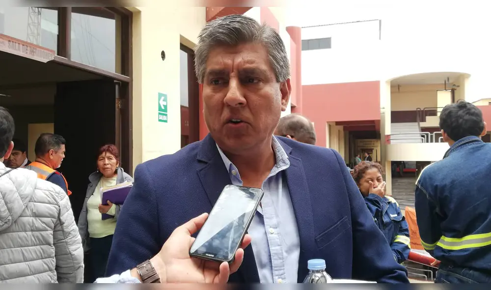 Funcionario realiza un trabajo coordinado a favor de comuna. Funcionario realiza un trabajo coordinado a favor de comuna.