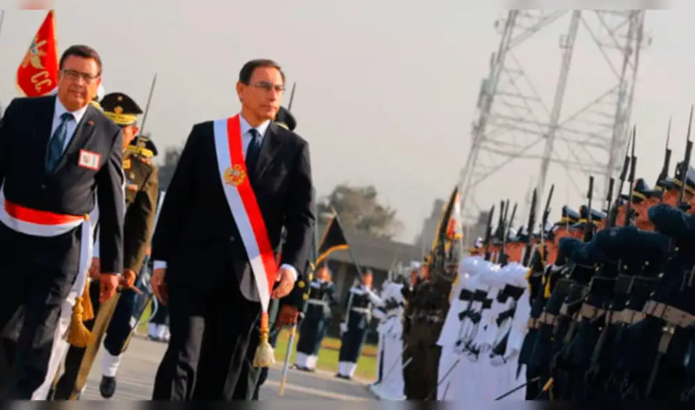Martín Vizcarra es reconocido como jefe supremo de las FF. AA. y PNP Martín Vizcarra es reconocido como jefe supremo de las FF. AA. y PNP
