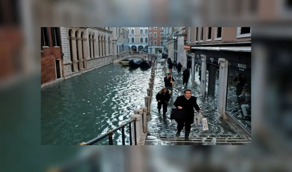 Navidad ‘bajo el agua’: así vivirá Venecia las fiestas tras su peor inundación en los últimos 53 años [FOTOS]