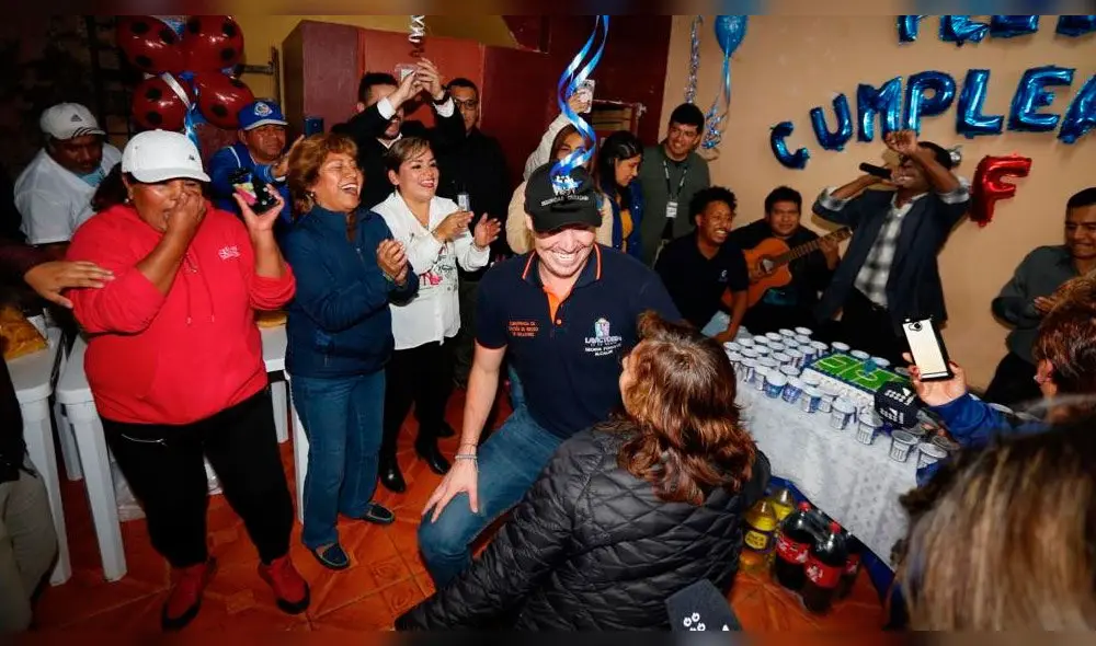 George Forsyth celebra a lo grande su cumpleaños tras denuncia de Vanessa Terkes