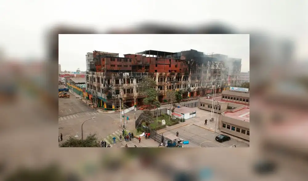 Incendio en Las Malvinas: Peritos reingresaron a galería Nicolini para investigaciones