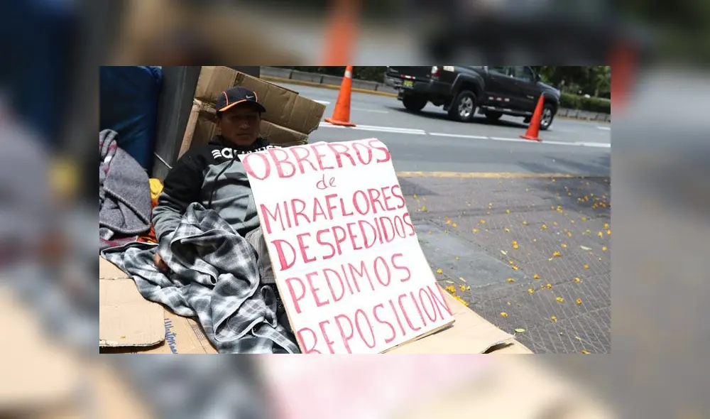 Exigencia. Extrabajadores de la municipalidad de Miraflores afirman que su despido fue injustificado, por lo que piden su reposición inmediata. (Foto: Jorge Cerdán / La República)