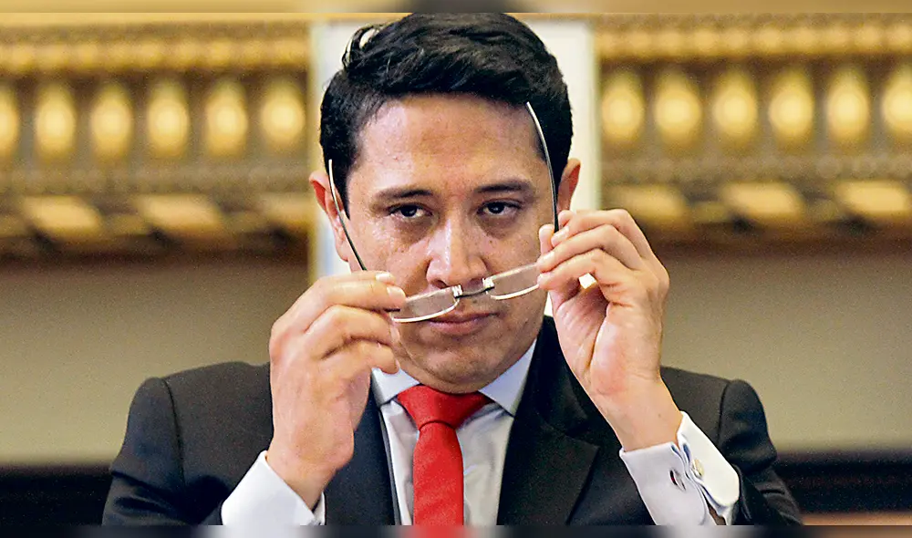 Congresista Castro ordenaba recoger dinero en oficina de Yoshiyama Congresista Castro ordenaba recoger dinero en oficina de Yoshiyama