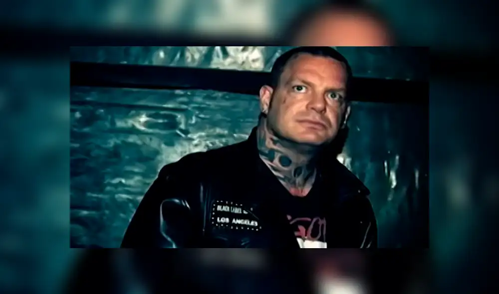 Hombre ingresa a la morgue de madrugada para estar al lado de los muertos y sucede algo aterrador.