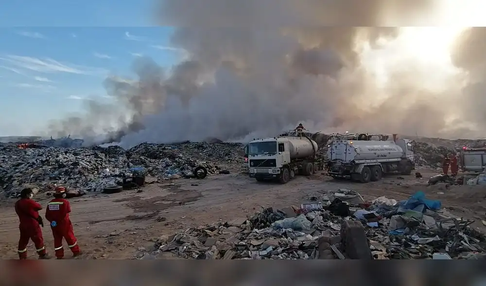 Bomberos apoyaron para apagar incendio. Bomberos apoyaron para apagar incendio.