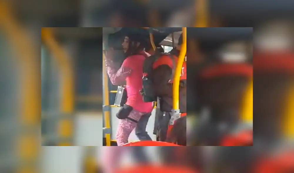 En Facebook, un joven se subió a un vehículo para demostrar su talento imitando a los famosos cantantes. En Facebook, un joven se subió a un vehículo para demostrar su talento imitando a los famosos cantantes.