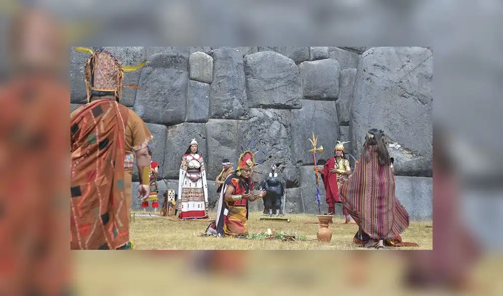 El inca presidió el rito para pedirle al dios del Tahuantinsuyo que libre a la humanidad del coronavirus. Foto: Cortesía El inca presidió el rito para pedirle al dios del Tahuantinsuyo que libre a la humanidad del coronavirus. Foto: Cortesía
