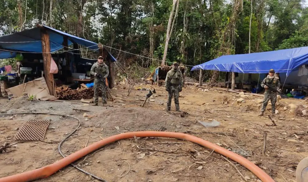 Luego de la operación se procedió a la destrucción del material incautado. Foto: difusión