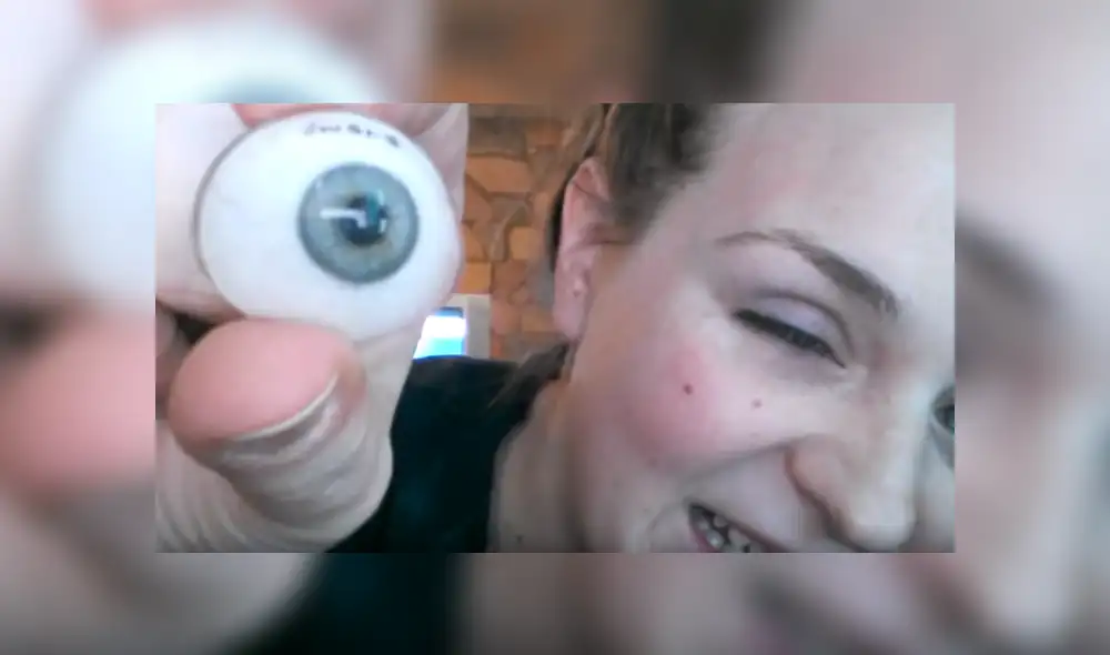 YouTube viral: usuarios impactados por ver a chica que se quita el ojo frente a la cámara [VIDEO]