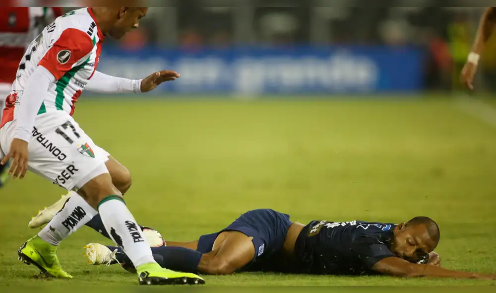 Alianza Lima vs Palestino: terrible autogol de Francisco Duclós que terminó en el 1-0