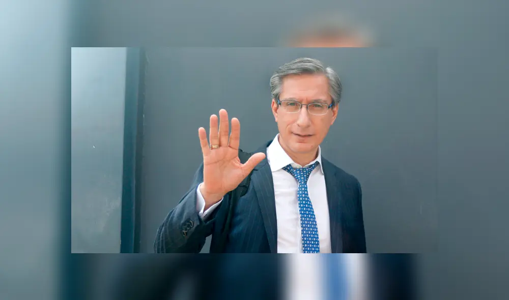 Federico Salazar es criticado en redes por su columna sobre el referéndum 