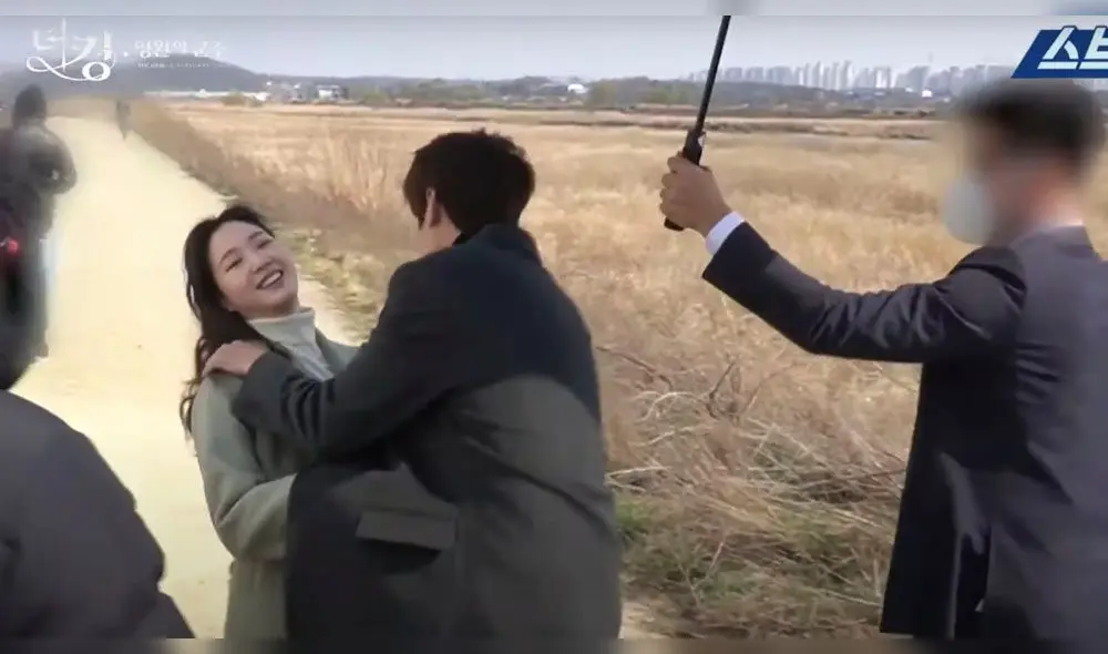 Desliza para ver más fotos de Lee Min Ho y Kim Go Eun en The KIng: Eternal monarch. Desliza para ver más fotos de Lee Min Ho y Kim Go Eun en The KIng: Eternal monarch.