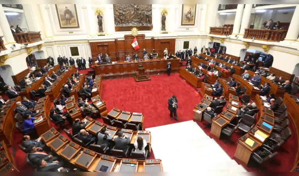 Daniel Salaverry, de Fuerza Popular, gana la Mesa Directiva del Congreso de la República Daniel Salaverry, de Fuerza Popular, gana la Mesa Directiva del Congreso de la República