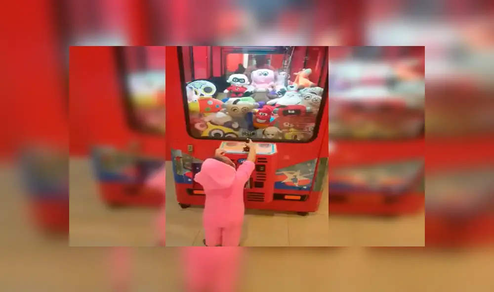 Facebook viral: Niña enseña ‘truco’ infalible para ganar en máquina de peluches 