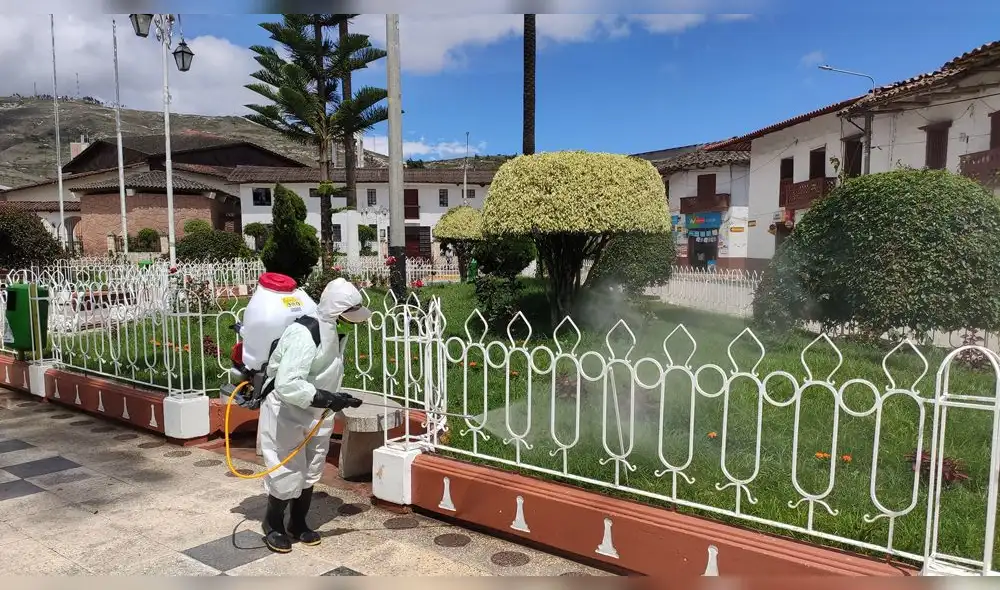Fumigan Plaza de Armas de Santa Cruz Fumigan Plaza de Armas de Santa Cruz
