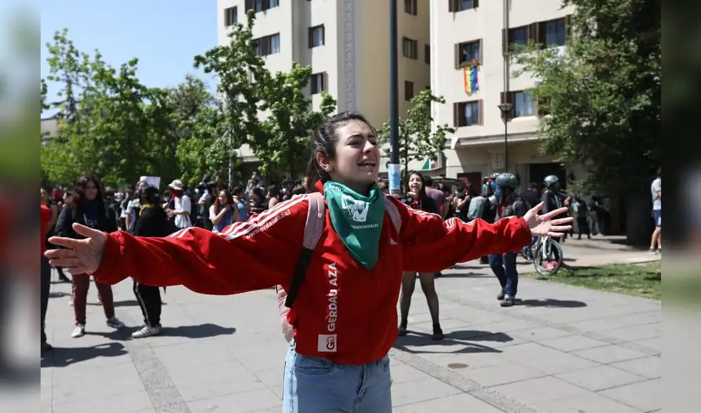 Las fotos que reflejan un Chile en crisis y colapsado por la violencia. Fotos: Jorge Cerdán Las fotos que reflejan un Chile en crisis y colapsado por la violencia. Fotos: Jorge Cerdán