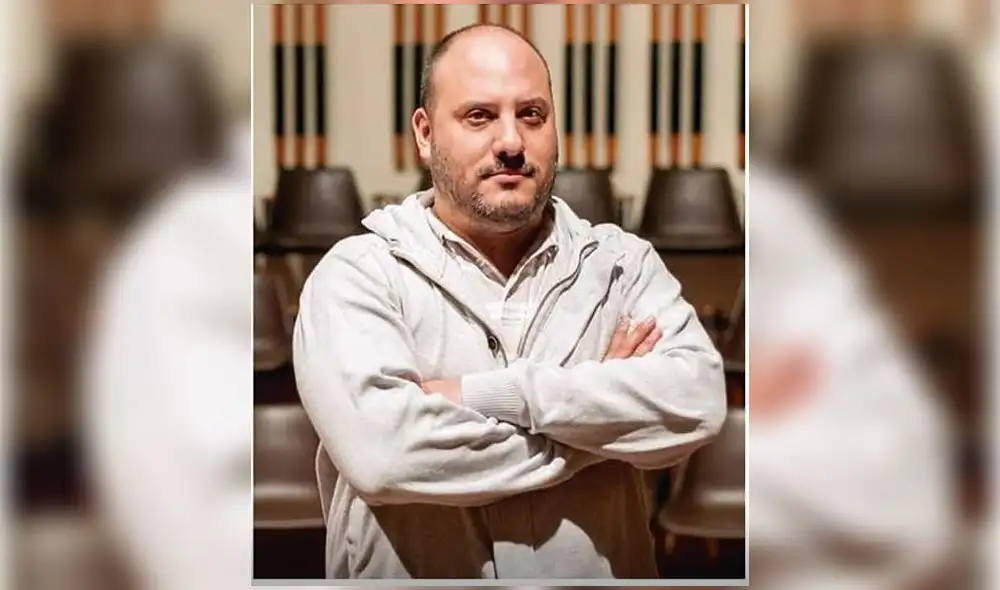 mateo chiarella:“La obra habla sobre el vínculo personal que se está perdiendo” mateo chiarella:“La obra habla sobre el vínculo personal que se está perdiendo”