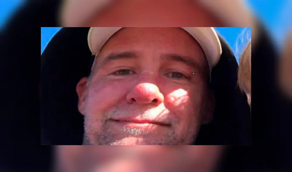 Captan a trabajador de McDonald’s con las manos en los genitales mientras atendía una orden [FOTOS] 